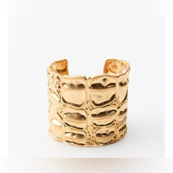 🔥🔥zara Gold cuff bracelet - Picture 2 of 4